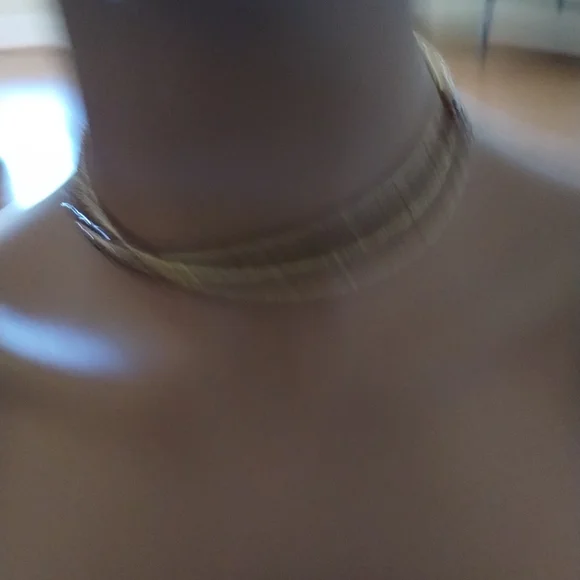 SALE: Elegant Pre-Owned Costume Jewelry Necklace - Picture 2 of 5